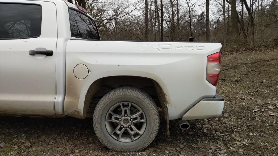Детали экстерьера Toyota Tundra TRD Pro CrewMax 2019 года  (фото 6 из 27)